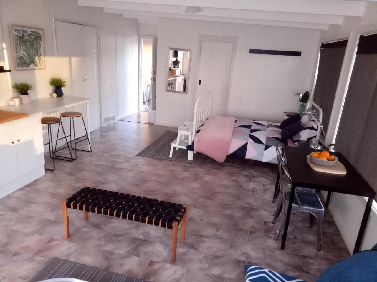 The Husky House Or Little Husky Studio Suite Huskisson Exterior foto